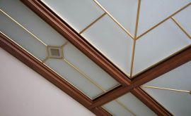потолки со стеклом